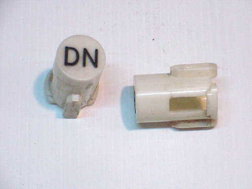 CU-B03 CURTIS BUTTON